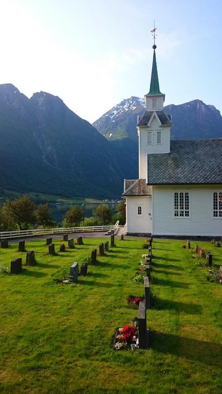 Hjorundfjord Hostel Bjørke Εξωτερικό φωτογραφία