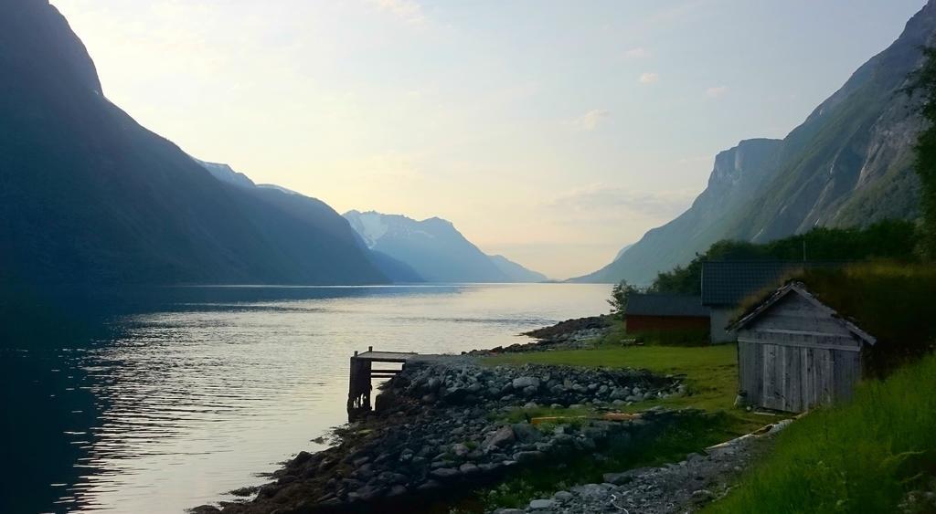 Hjorundfjord Hostel Bjørke Εξωτερικό φωτογραφία